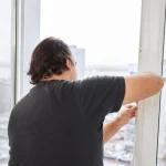 como aislar ventanas correderas antiguas